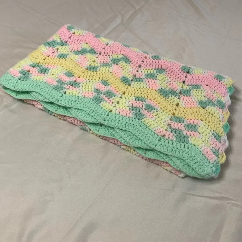 Vintage pastel crocheted knit blanket throw